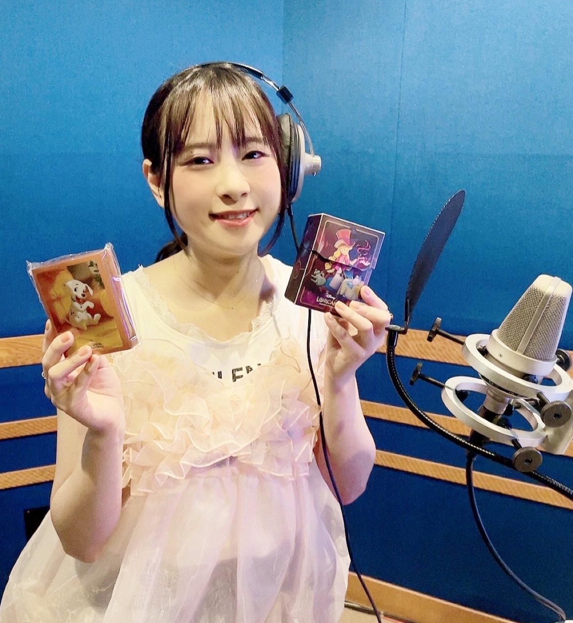 前田佳織里　世界攻略計画　世界攻略集会　缶バッジ Amazon.co.jp: 前田佳織里 世界攻略計画 世界攻略集会 缶バッジ