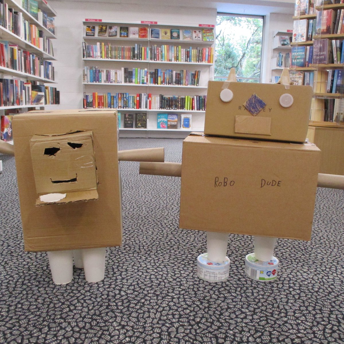 LancsLibraries's tweet image. A big thank you to all the children and parents who attended #CarnforthLibrary  and #LongtonLibrary for our #LancsReadingHeroes events and made some amazing robots.