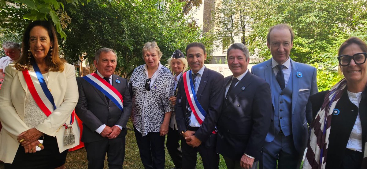 British_France's tweet photo. Moving ceremonies yesterday 25th August to celebrate 81st anniversary of the #LiberationofParis 1944 by allied forces putting an end to 4 years of occupation #wewillneverforget @mairiedu16 @MairiedeParis1 @Jeremy_Redler @fszpiner @prefpolice @PatriciaMirall 
@UKinFrance https://t.co/7QRWtarwcZ