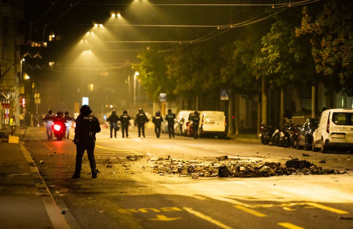 🇨🇭🔥 FLASH - 7 interpellations ont eu lieu hier soir durant les manifestations à Prélaz (VD). (Le Nouvelliste)
