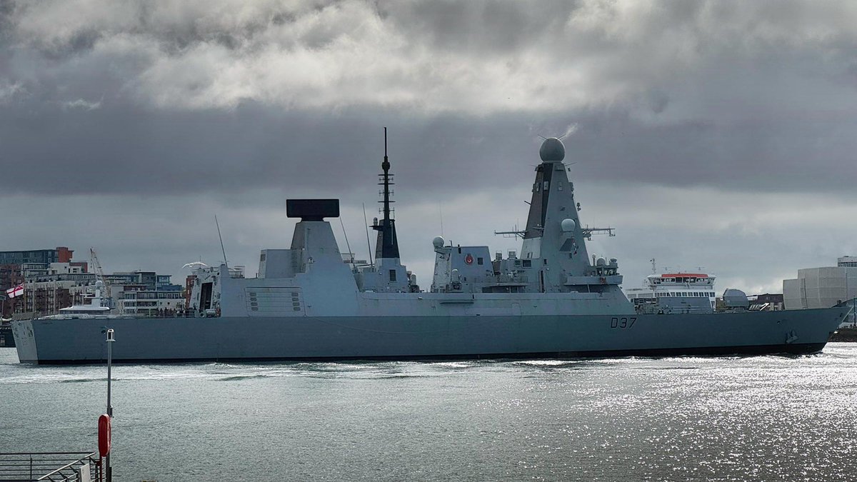 .<a href="/HMSDuncan/">HMS Duncan</a> back out from Portsmouth again this morning.

Via <a href="/_connor05_/">Connor</a>