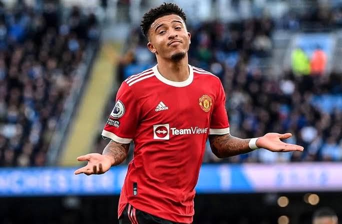 Oliveira32Pablo's tweet image. ❌A Roma, seriamente interessada em #JadonSancho, decidiu desistir da transferência.

 O diretor esportivo do clube, Frederic Massara, afirmou que, embora Sancho seja um jogador muito talentoso, faltam condições e motivação para prosseguir com a transferência.