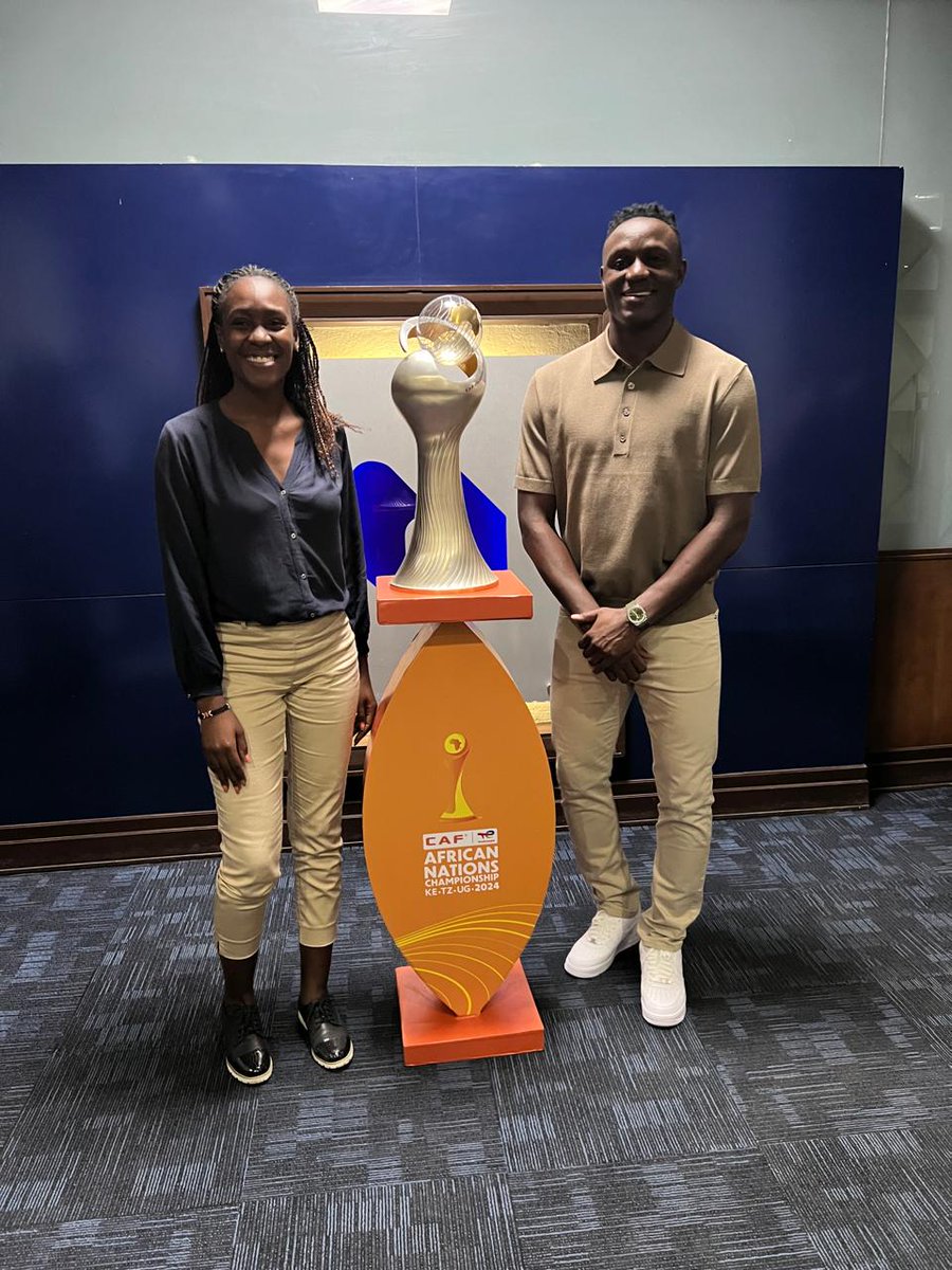 Gladys Midecha (@gladys_midecha) on Twitter photo Happy Tuesday from the people with Big Smiles...
#CHANTrophyTour
Photo Credits <a href="/ayumbayodi/">ayumba ayodi</a> Happy Tuesday from the people with Big Smiles...
#CHANTrophyTour
Photo Credits <a href="/ayumbayodi/">ayumba ayodi</a>