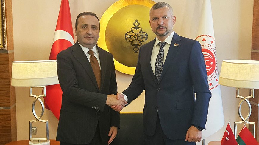🇧🇾🤝🇹🇷 Посол Анатолий #Глаз встретился с заместителем Министра торговли #Турция М.Тузджу!
📈 Обсудили:
✅ Рост торгово-инвестиционного сотрудничества с #Беларусь
✅ Подготовку 12-го заседания межправкомиссии в Минске
✅ Конкретные двусторонние проекты
👉 is.gd/EKiPdv