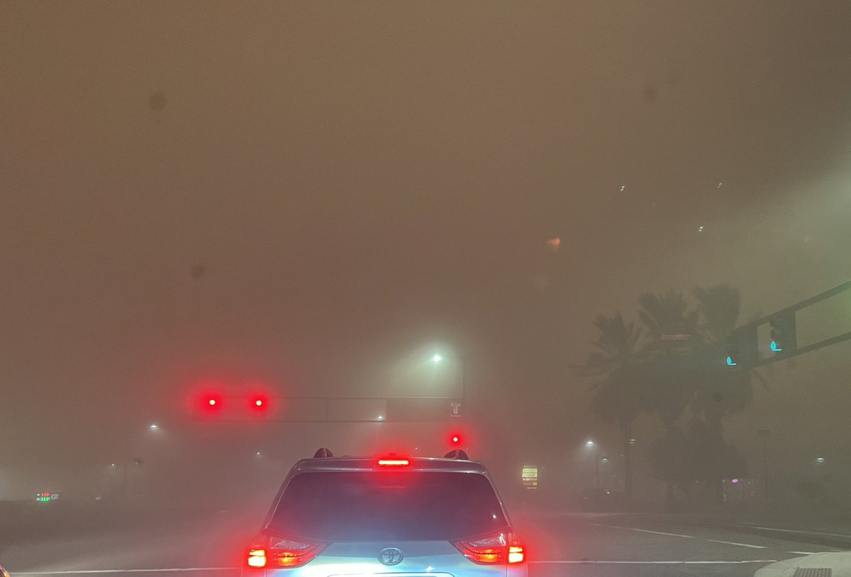 Wild storm blowing through PHX this evening #azwx #haboob #DustStorm #phoenix #arizona
