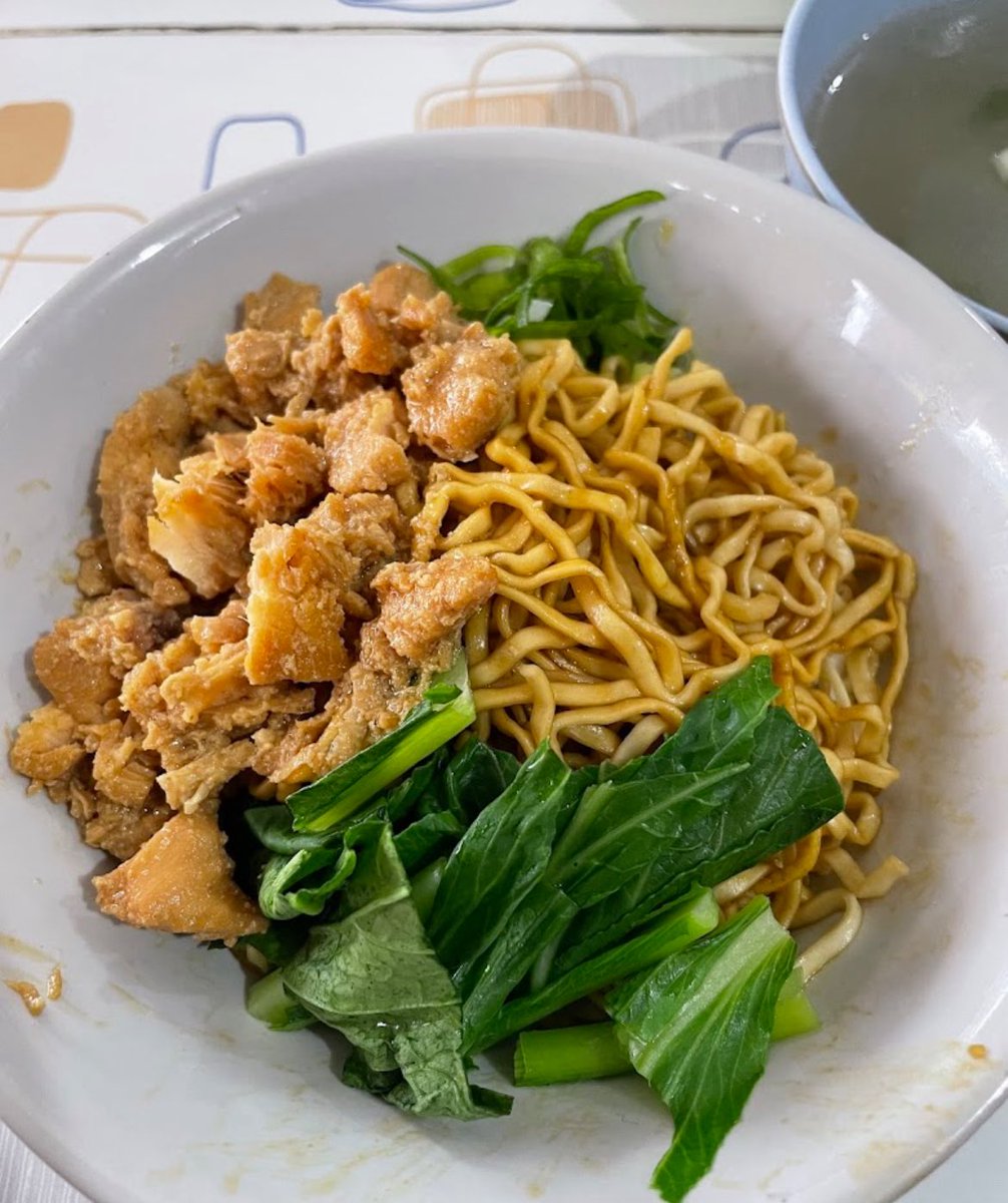 acphrodyte's tweet photo. @txtdrbekasi Hi kak, izin promosiin usaha ortuku yaa🥰

🍜MIE AYAM LISA🍜

✅ Tersedia di GRABFOOD &amp; GOFOOD
✅ Harga pasti murah meriah aja kak
✅ HALAL 💯 %
✅ RASA UDAH PASTI ENAK 🫰🏻🤧
✅ Ayam nya FULL DAGING tanpa campuran kulit
✅ Kuahnya sedappp banget ciyus

📍Jl Kimangun Sarkoro No 1B https://t.co/RvmqOyzPai