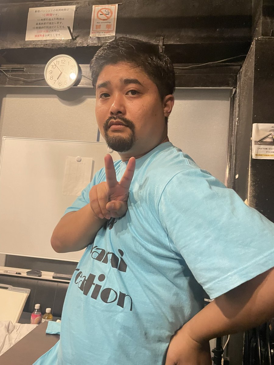 koyamaken1234's tweet image. 昨日はNOCありがとうございました
楽屋の端っこにいたフミヤ