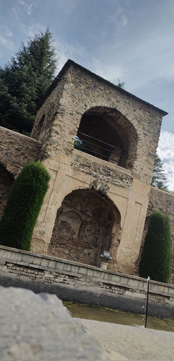 NadeemFayyaz8's tweet photo. History embedded in its crumbling stones; defying to yeild before the formidable forces yet no furore or complaint.
.
.
.
.
.
.
.
#kashmir
#Parimahal
#srinagar
#Nature
#Architecture https://t.co/RU6csOTs6u