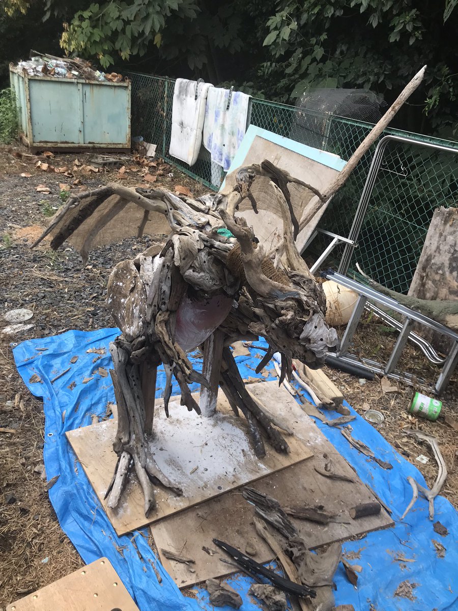 fuuga1234's tweet photo. 一昨日の晩から今までハッピーターンしか食ってなかったなとふと思った
そんなことよりも見てほしいのはこのドラゴンよ https://t.co/9GT4UcYKvZ