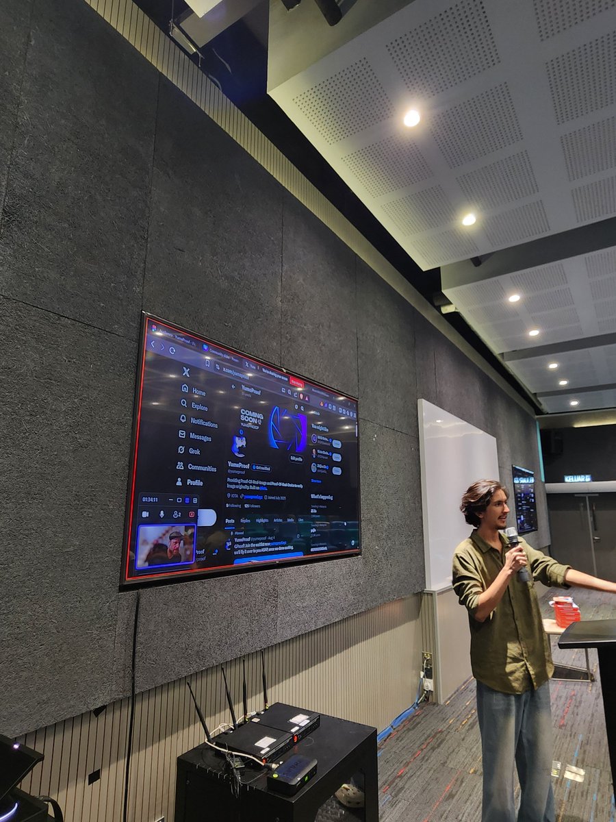 GProof📸! Yumeproof just had our first sharing on campus with <a href="/PhyloIota/">Phylo.iota</a> and he also shared about <a href="/iota/">IOTA</a> to the students. Special thanks to <a href="/apubcc/">APU Blockchain & Cryptocurrency Club</a> for the event, had an amazing night. What's next?