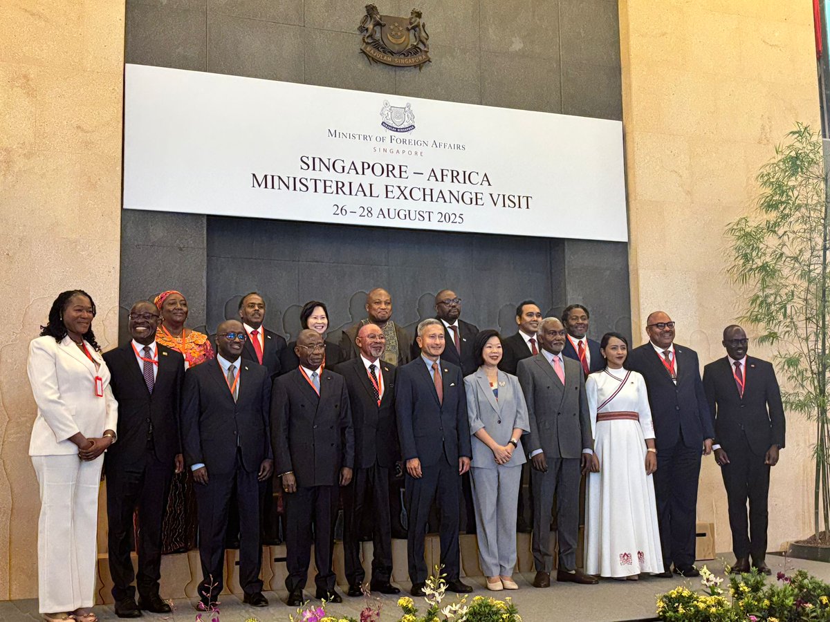 Happening now... 

The opening session of the Singapore Africa Ministerial Exchange Visit (SAMEV) hosted by Dr. Vivian Balakrishnan, Singapore's Minister of Foreign Affairs. 

Uganda is represented by Hon. Gen. Abubakhar Jeje Odongo, Minister of Foreign Affairs.