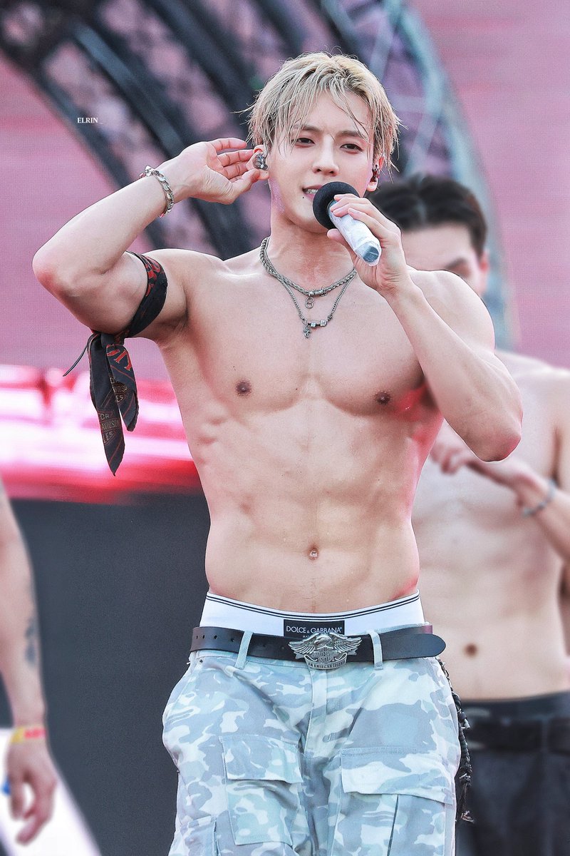 250823 워터밤 속초 WATERBOMB

🫠

#비투비 #BTOB 
#이민혁 #LEEMINHYUK #HUTA #허타람찌
<a href="/btob2mh/">HUTA</a>