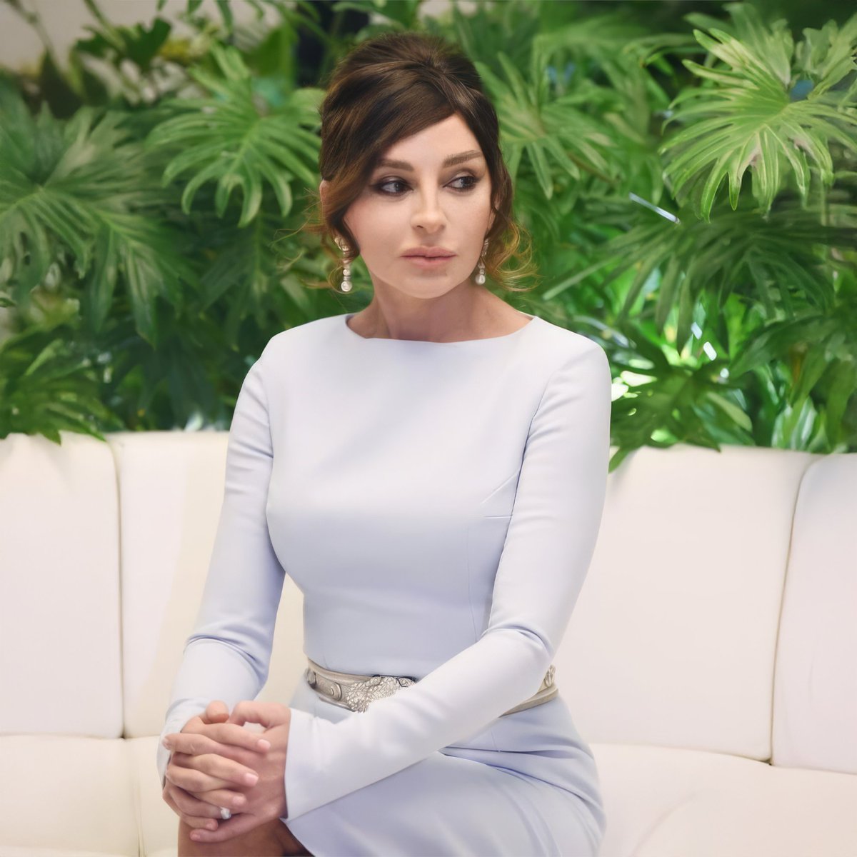 Bu gün Azərbaycan Respublikasının Birinci vitse-prezidenti Mehriban Əliyevanın doğum günüdür. Mehriban xanım Əliyevaya möhkəm cansağlığı, xoşbəxtlik, firavanlıq, nəcib təşəbbüsləri və ictimai fəaliyyətində uğurlar arzulayırıq.