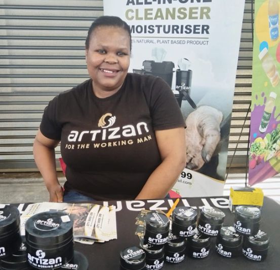 Skills Village Radio is back on the air! Today, they will be chatting to QASA member and business owner Busiswa Mbizafa. 

Tune in at 10:20 to not miss out!
buff.ly/i5PctyE

#SkillsVillageRadio #Women’sMonth #BusinessOwner #Disability