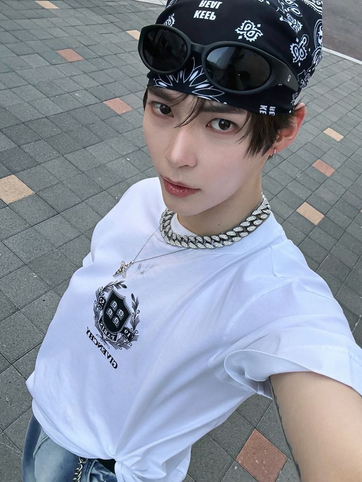 kilaubiru's tweet image. ㅤ
ㅤㅤ💜【 #WE4EVER 】

𝅘𝅥𝅯 Feelin’ super honored rn ’cause I got to be part of the collab track “Champagne Diet” on the #REMNANTS compilation album, it feels like poppin’ bottles of sound, sparkling with every beat! So, have you guys heard it yet? What’s your fav part?
ㅤ