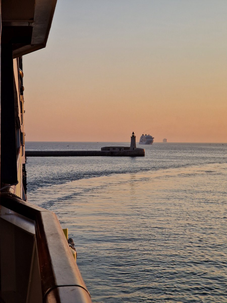 Early Morning Pax Ships line-up to enter #Valletta Port.

#lebouganville #seabourneoviation #mscworldeuropa