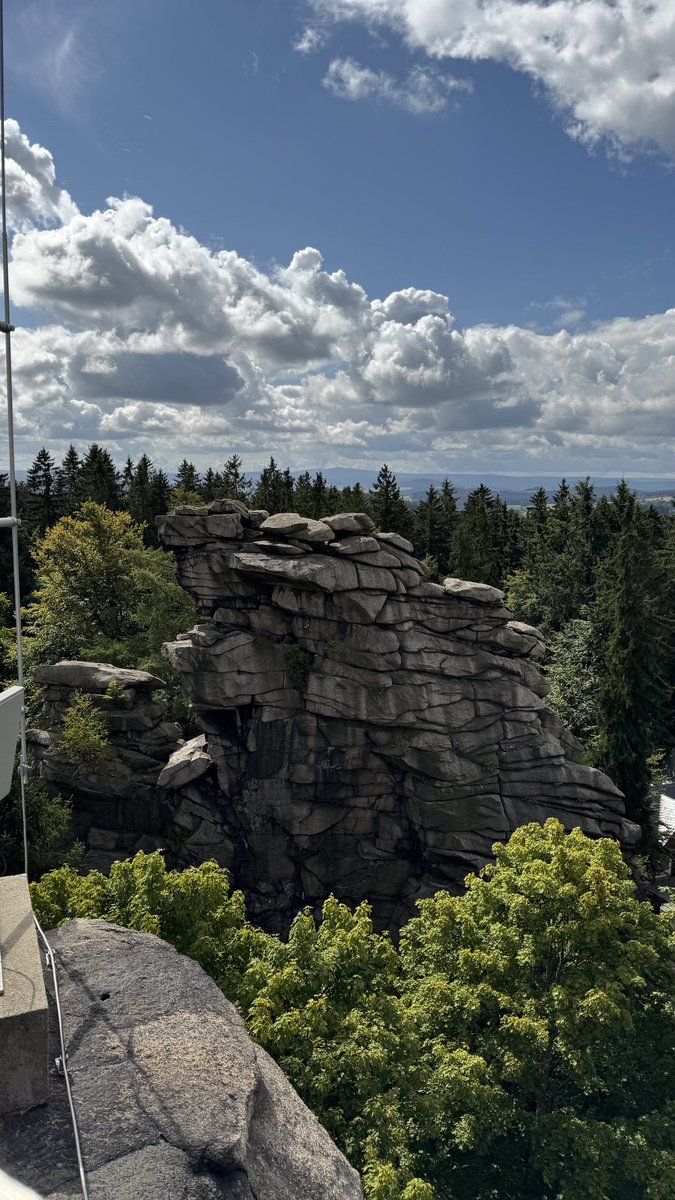 werthvoll's tweet photo. Wunderbare Tage liegen hinter mir,
mit einer spitzenmäßigen Gastfamilie, 🥰
mit den unterschiedlichen Gemeinden vor Ort, die das Ganze sehr gut organisiert und mitgearbeitet haben, segensreichen Abenden 🙏
und sehr gut ausgeschilderten Laufstrecken. 🤠
#Thum #Erzgebirge #Sachsen https://t.co/WWLPaerc2E