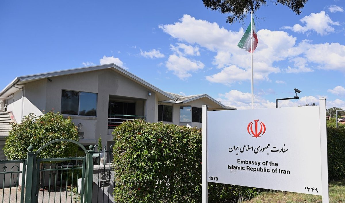 enharbouchanews's tweet image. Australia Expels Iranian Ambassador After Spy Agency Links Tehran to Antisemitic Attacks
#AustraliaIranTensions
#AntisemiticAttacks
#ExpelIranAmbassador
#IRGCterrorist
#ProtectJewishCommunity

eng.harbouchanews.com/2025/08/austra…