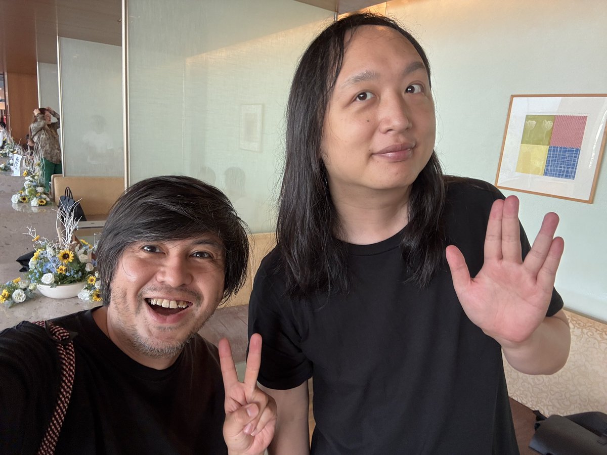 たまたまオードリー・タンさんを見かけたので、「タカヒロ・アンノのベストフレンドだ」と、盛って話しかけたら、写メ撮らせてくれました！