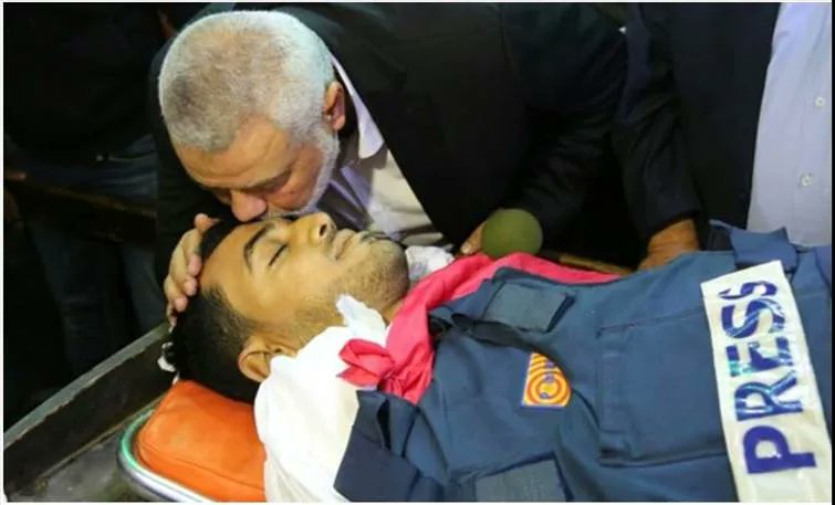 Multiple Gazan journalists allegedly killed by Israel since the war began have turned out to be Hamas fighters or functionaries, often simultaneously, switching uniforms as the situation requires. <a href="/lennybendavid/">Lenny Ben-David</a> explains why.

ideas.tikvah.org/mosaic/picks/m…