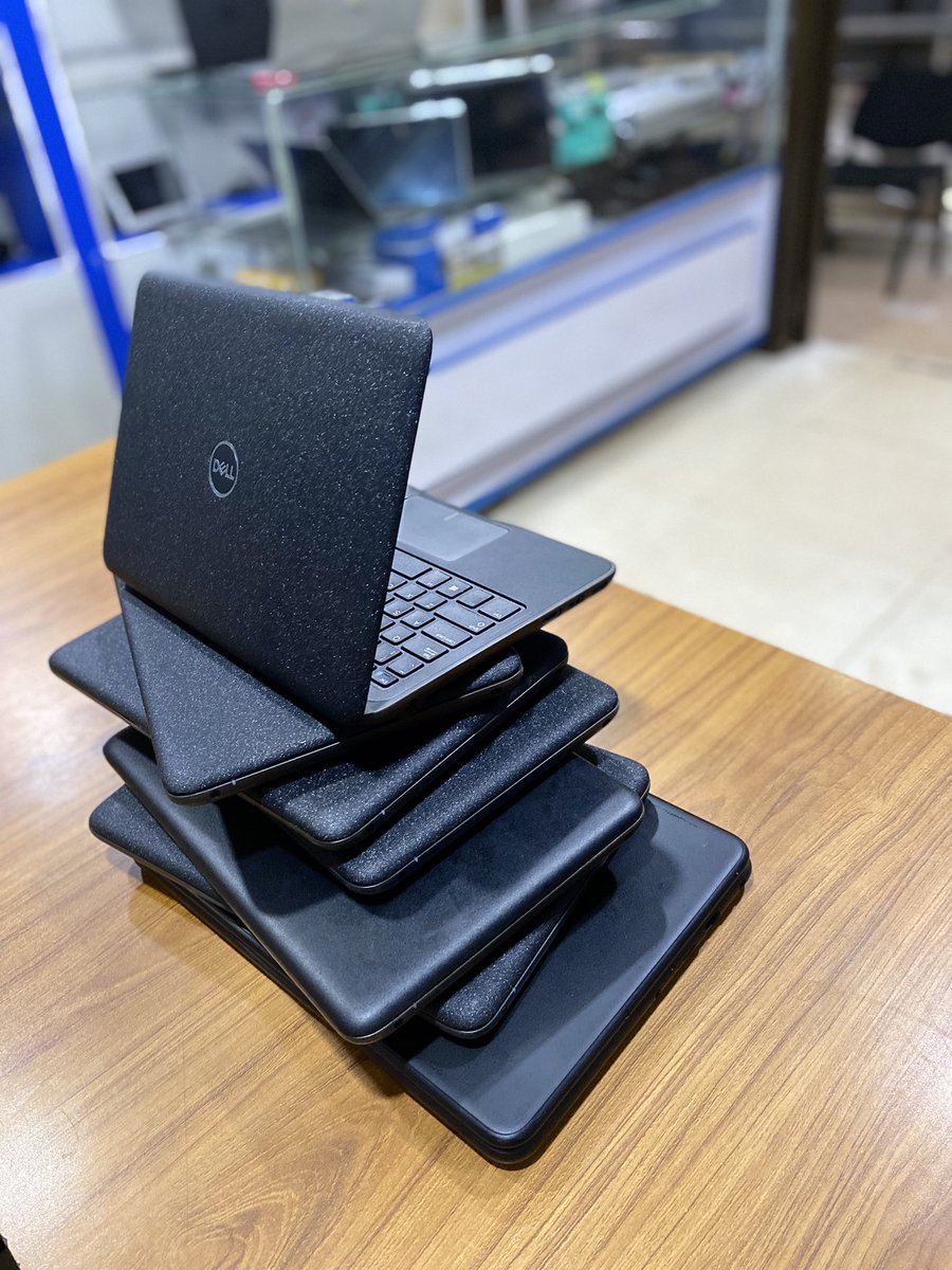 iGET Ug 🖥️🇺🇬 tweet media