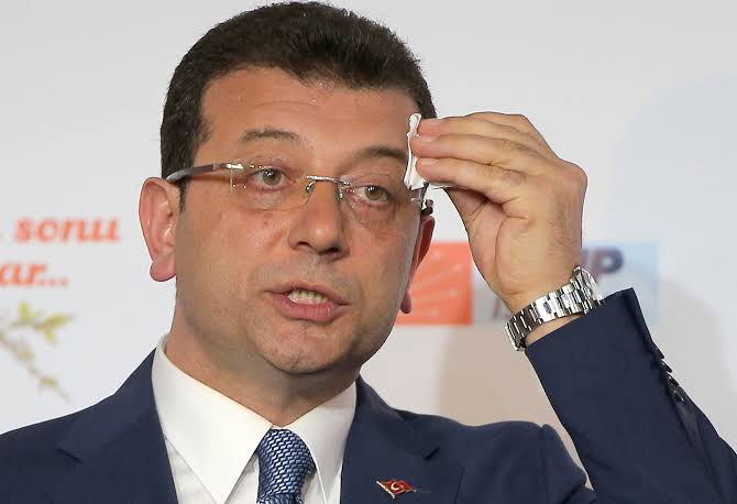 🔴Ekrem İmamoğlu ve eşi Dilek İmamoğlu'nun avukatı Nusret Yılmaz, İBB soruşturması kapsamında gözaltına alındı.