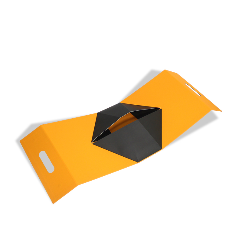 cfpackaging's tweet image. ✨Flat-packed and easy to assemble for reduced shipping cost
🛍Built-in handle for a better unboxing and carrying experience
♻️Made from recyclable rigid paperboard
💌For Jewelry&amp;amp;accessories, Holiday gift sets, Event giveaways, Corporate gift packaging.
#foldingbox #foldablebox