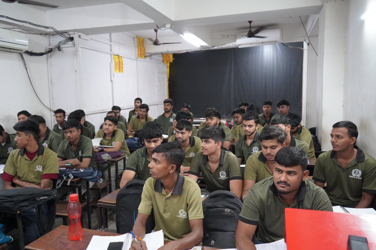 Charlieacadmy's tweet image. 🔥 UPSI 2025 Offline Batch 🚨 Jabardast Study at Charlie Academy 📚 | Best Preparation for UP SI Exam 💯

#upsi2025 🚨
#uppolicesi 
#upsistudents 
#reel #trending #viral #explorepage #explore #follow #motivation #fitness
#reelstrending #trendingnow #reelchallenge  #viralcontent
