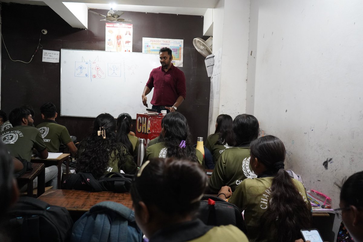 Charlieacadmy's tweet image. 🔥 UPSI 2025 Offline Batch 🚨 Jabardast Study at Charlie Academy 📚 | Best Preparation for UP SI Exam 💯

#upsi2025 🚨
#uppolicesi 
#upsistudents 
#reel #trending #viral #explorepage #explore #follow #motivation #fitness
#reelstrending #trendingnow #reelchallenge  #viralcontent