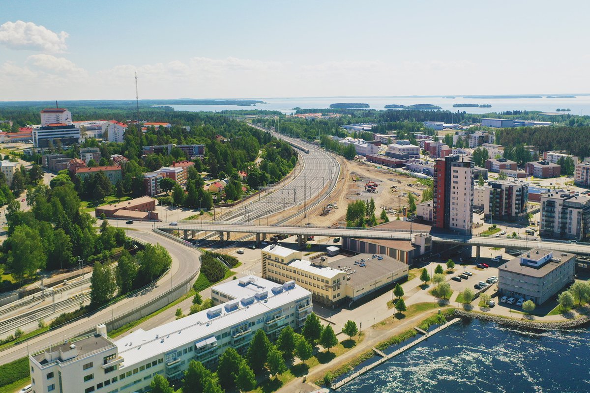 Itä-Suomen yliopisto selvittää, miten Itäradan toteutuminen vaikuttaisi itäisen Suomen saavutettavuuteen ja elinvoimaisuuteen. #raideliikenne #elinvoima #saavutettavuus itarata.fi/selvitys-arvio…