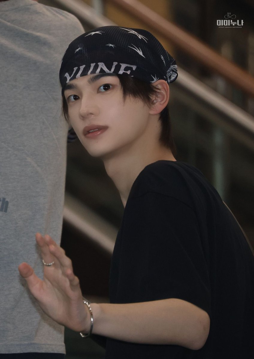 シニュよ…
自分でバンダナ巻いたんか？
よくやった👍👍👍