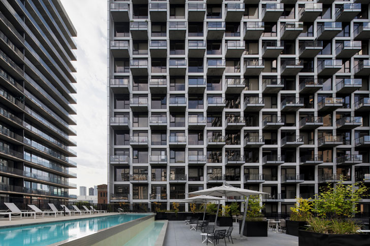 @acdf_arch turns #façades into urban storytellers. Every detail activates #streetscapes and fosters connected #communities, showing how innovative #façade systems can shape identity and #environmental intelligence in dense #urbanhousing. indiaartndesign.com/from-street-to…