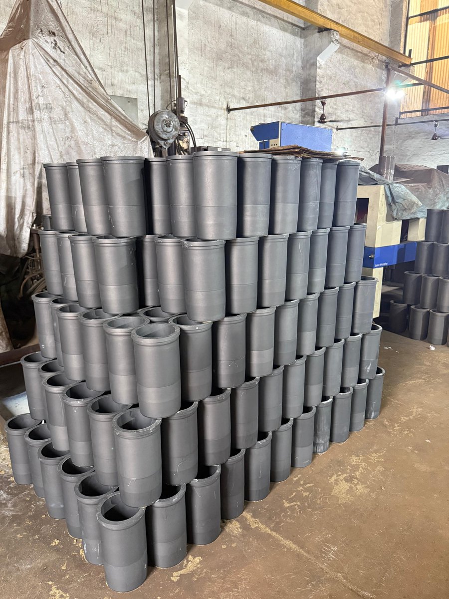 QuintessInt's tweet image. Our Batch of Wet Cylinder Liners is ready for 2nd coat of Phosphating Process.

Import the Finest Centrifugal Cast GG25 Grade Cylinder Liners from us.

Contact us on +917862060745 or exim@quintessinternational.in
#quintessengineparts #cylinderliner #engineparts #autoparts #acma