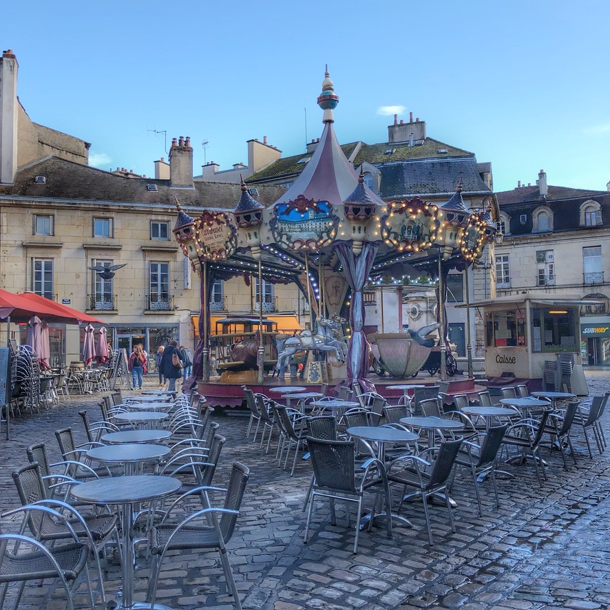 Daily #photooftheday from #France early morning in Dijon, Burgundy...
#thegoodlifefrance