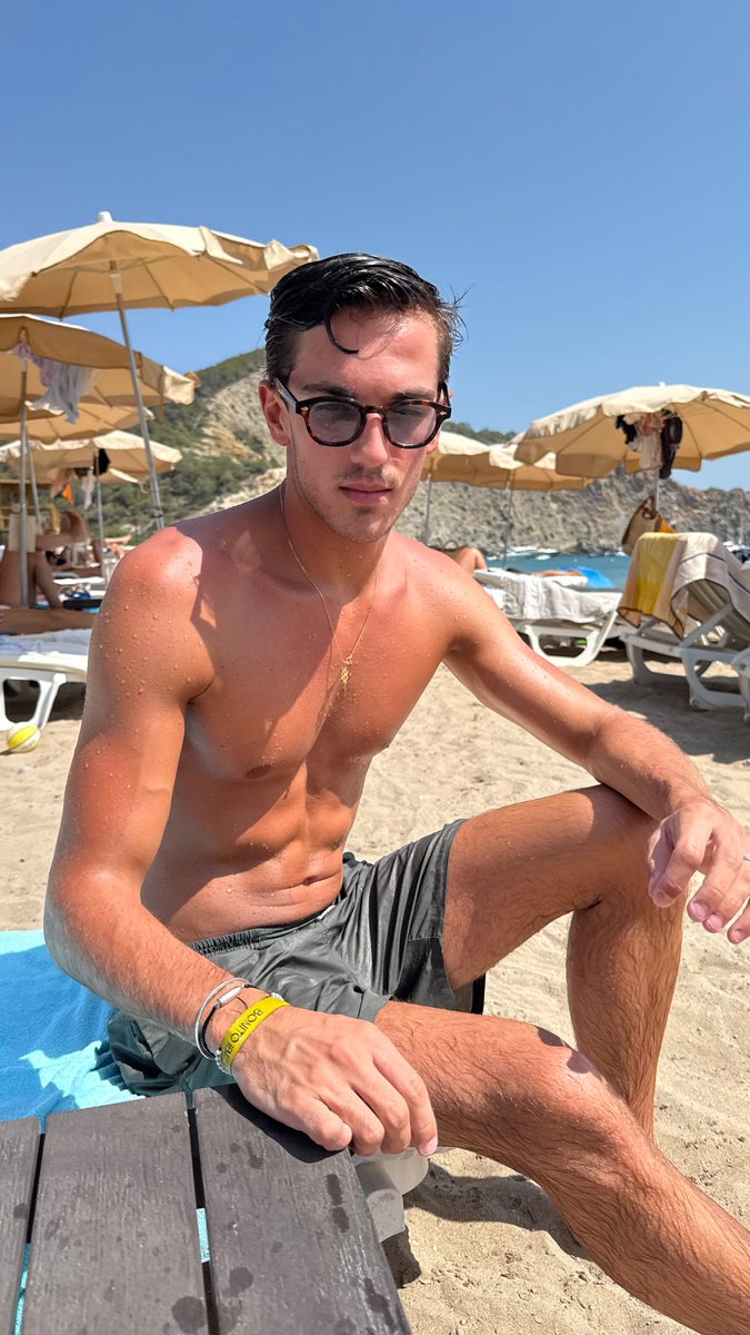 HotRacingDriver's tweet image. #HadrienDavid #hot #racing #abs #sixpack #shirtless #sexy #hotracingdriver