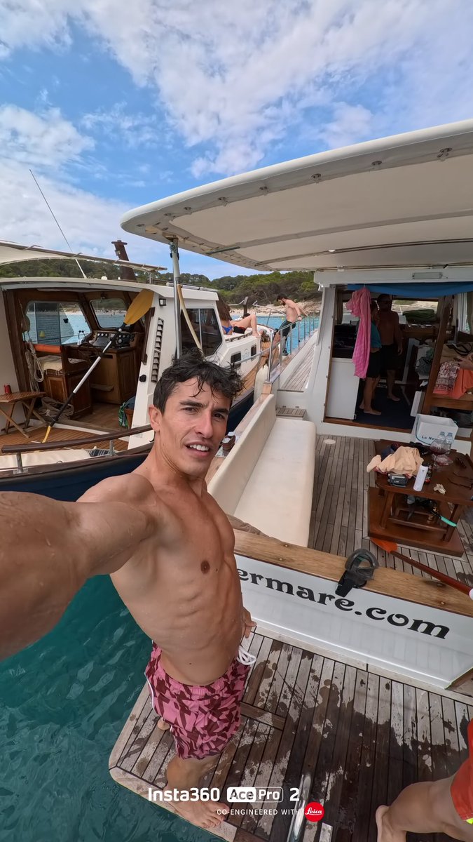 HotRacingDriver's tweet image. #MarcMarquez #hot #racing #abs #sixpack #shirtless #sexy #hotracingdriver