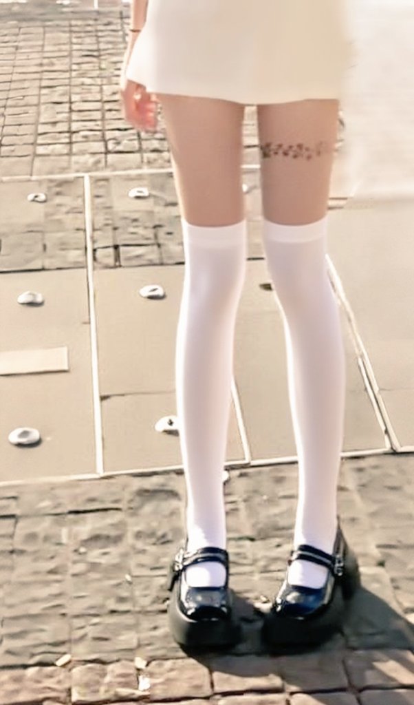 出门找黑爹~
#媚黑纹身 
#媚黑男娘