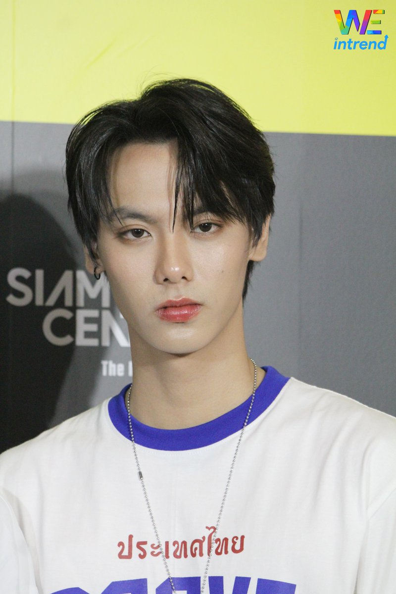 weintrend_tv's tweet photo. "โฟล์ค XEBIS" ร่วมงานแถลงข่าว "Siam Center รักเธอประเทศไทย"

#SiamCenter 
#BeInspired 
#TheIdeaopolis 
#รักเธอประเทศไทย
#XEBISEntertainment
#FolkPhanurute https://t.co/blcQXI4Jnb