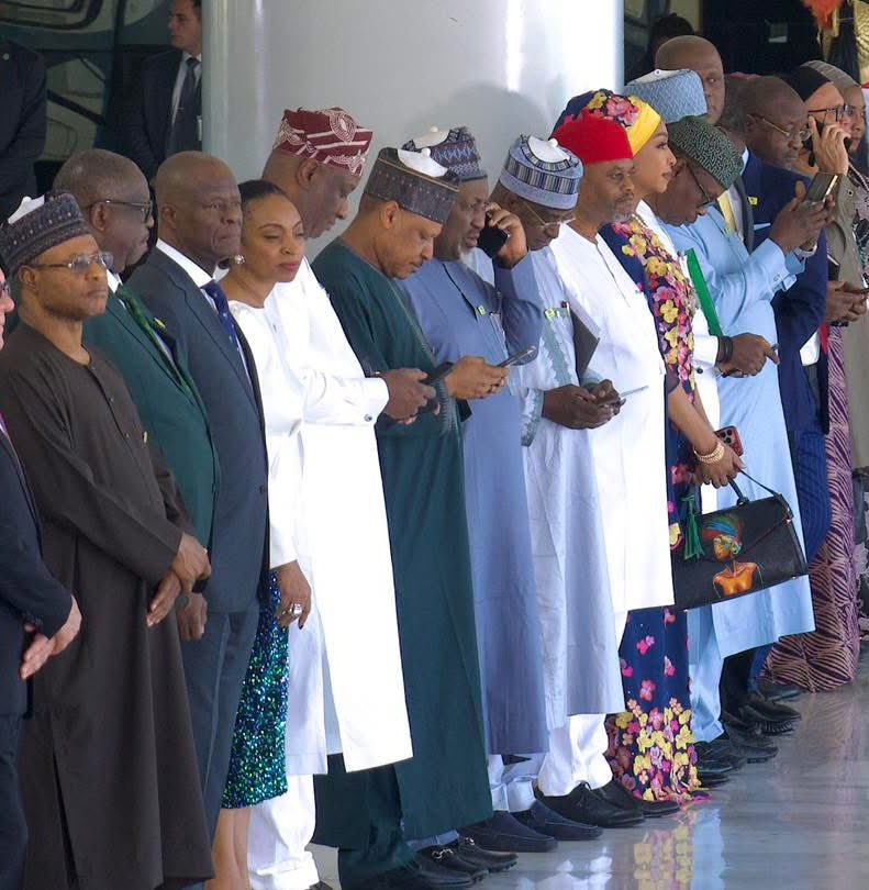Bola Tinubu went to Brazil to meet the same Nigerians that escorted him to airport in Abuja.

What’s wrong with these people?