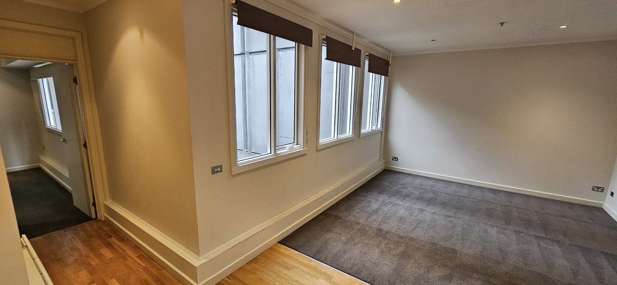 Scarlet Moth tweet media