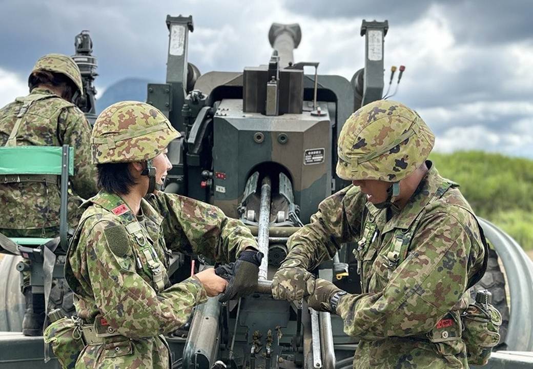 陸軍 煙草盆 「歩兵第五十聯隊第三中隊 幹部一同」 完成品 :: 軍用車両 & 武器 :: 中華人民解放軍 PLA ZTL-11 アサルト