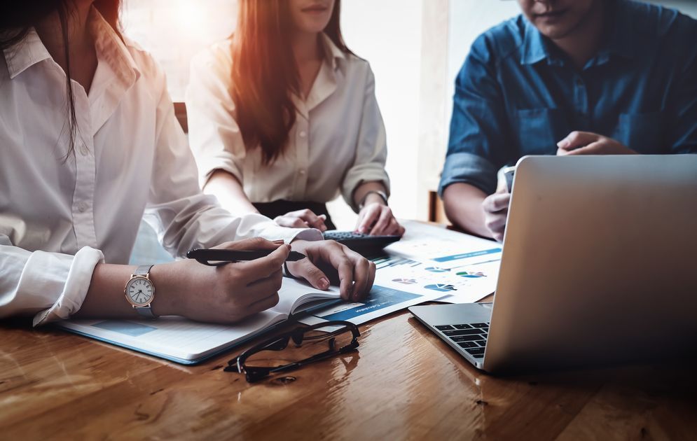 Tim Hughes 提姆·休斯 (@timothy_hughes) on Twitter photo The sales strategy conquering the AI market by <a href="/Timothy_Hughes/">Tim Hughes 提姆·休斯</a> buff.ly/e1zlp5D <a href="/DLAIgnite/">DLA Ignite</a> #SocialSelling #DigitalSelling #Sales #SalesTips #SalesLeader #Salesforce #Leadership #Business #MarketingStrategy #MarketingTips #MarketingSuccess #Marketing101 The sales strategy conquering the AI market by <a href="/Timothy_Hughes/">Tim Hughes 提姆·休斯</a> buff.ly/e1zlp5D <a href="/DLAIgnite/">DLA Ignite</a> #SocialSelling #DigitalSelling #Sales #SalesTips #SalesLeader #Salesforce #Leadership #Business #MarketingStrategy #MarketingTips #MarketingSuccess #Marketing101