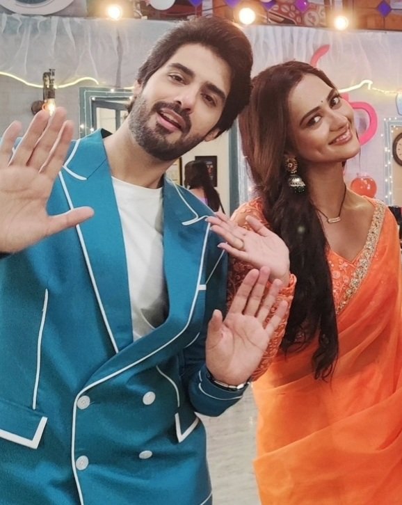 They look so adorable together 🧿🌺

#abrafiya #kaveer #knnkss