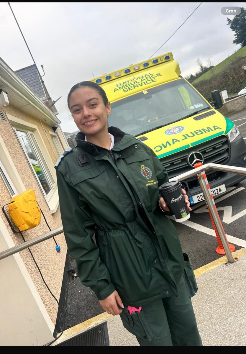 Eldest of my 9 grandkids #LimerickPosse qualified as Paramedic yesterday. Of Irish &amp; Jamaican heritage she contributes to her community a million times more than any racist &amp; fascist ‘Irish Patriot‘. Also a member of the Ireland Tag-Rugby Squad. So proud of her. 🇮🇪😎😍💚