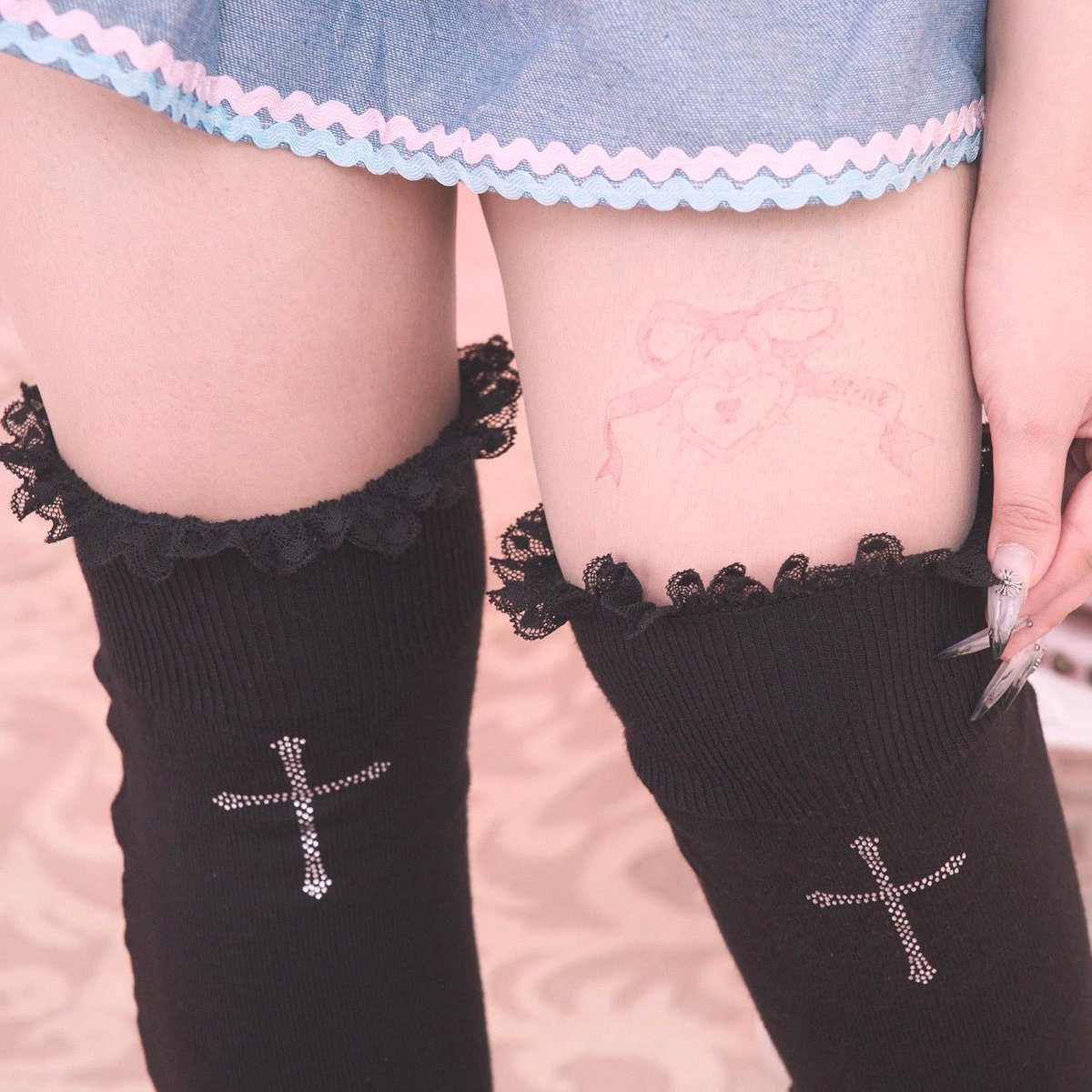 ┈┈┈┈┈┈♰ ┈┈┈┈┈┈ 
𝔪𝔦𝔫𝔢 
マインキーロックストッキング ¥980
🔗 x.gd/8WlTAD 
┈┈┈┈┈┈♰ ┈┈┈┈┈┈