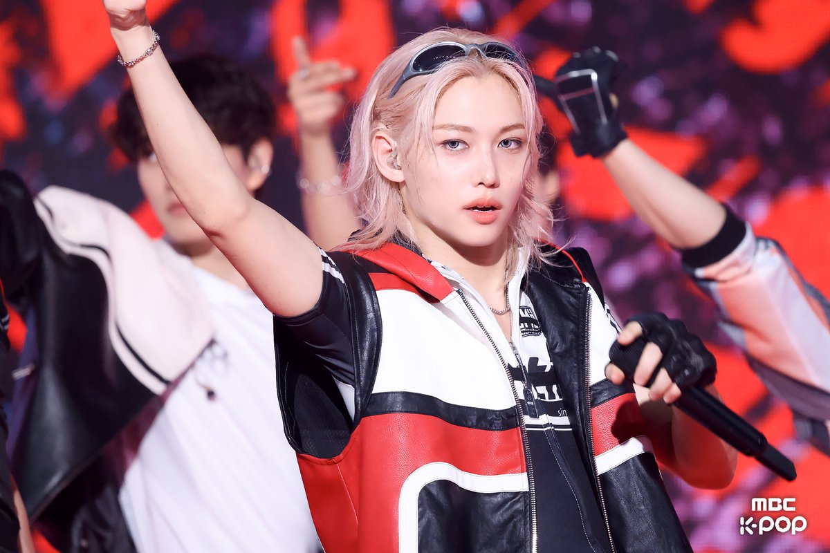 #felix music core behind photos!
