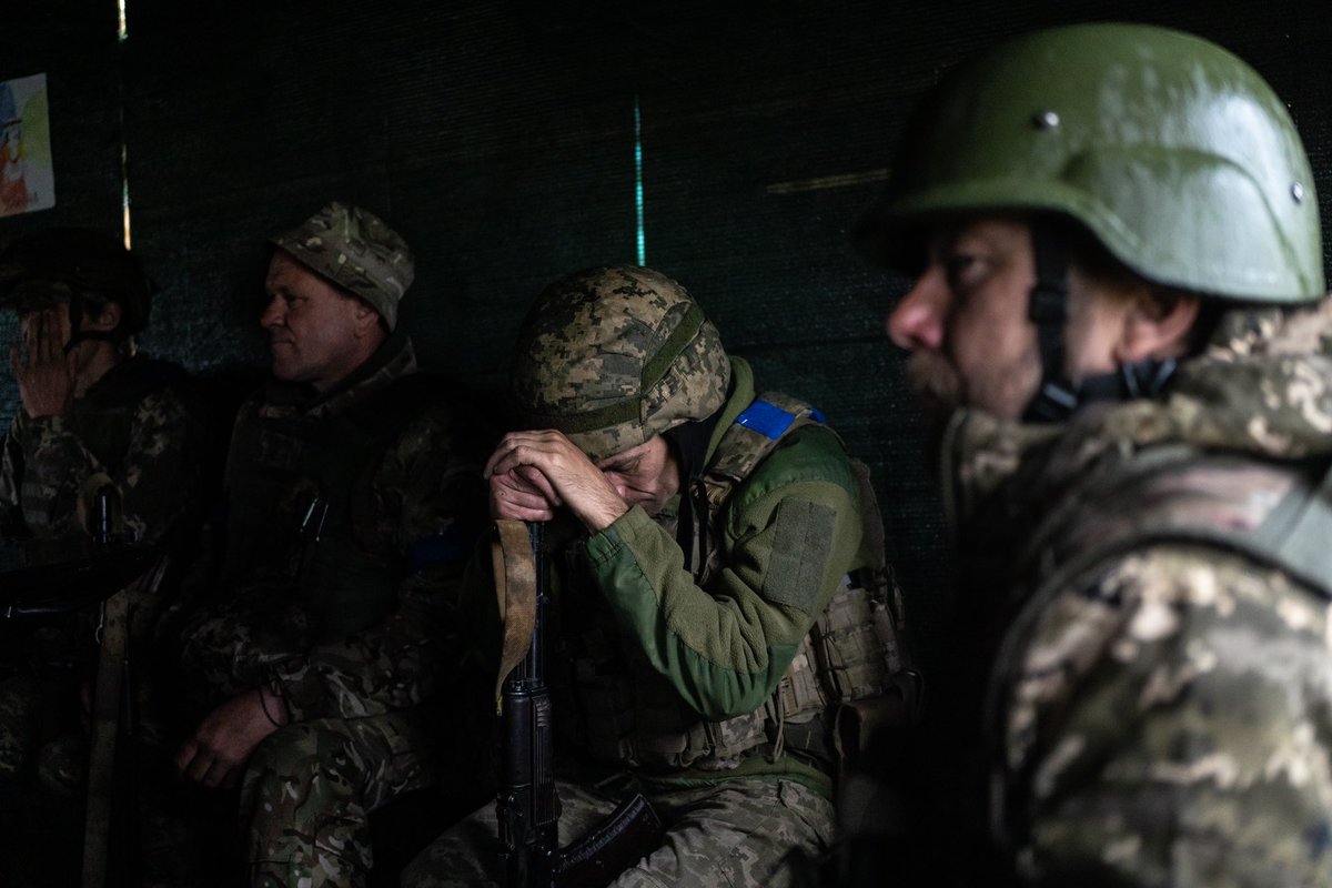 ¿Por qué muchos ucranianos no quieren alistarse?

Veo muchas respuestas fáciles a un problema complejo.

Pero hay dos claras que se entrelazan: el miedo a morir y el miedo a perder la libertad.

Me explico 🧵👇