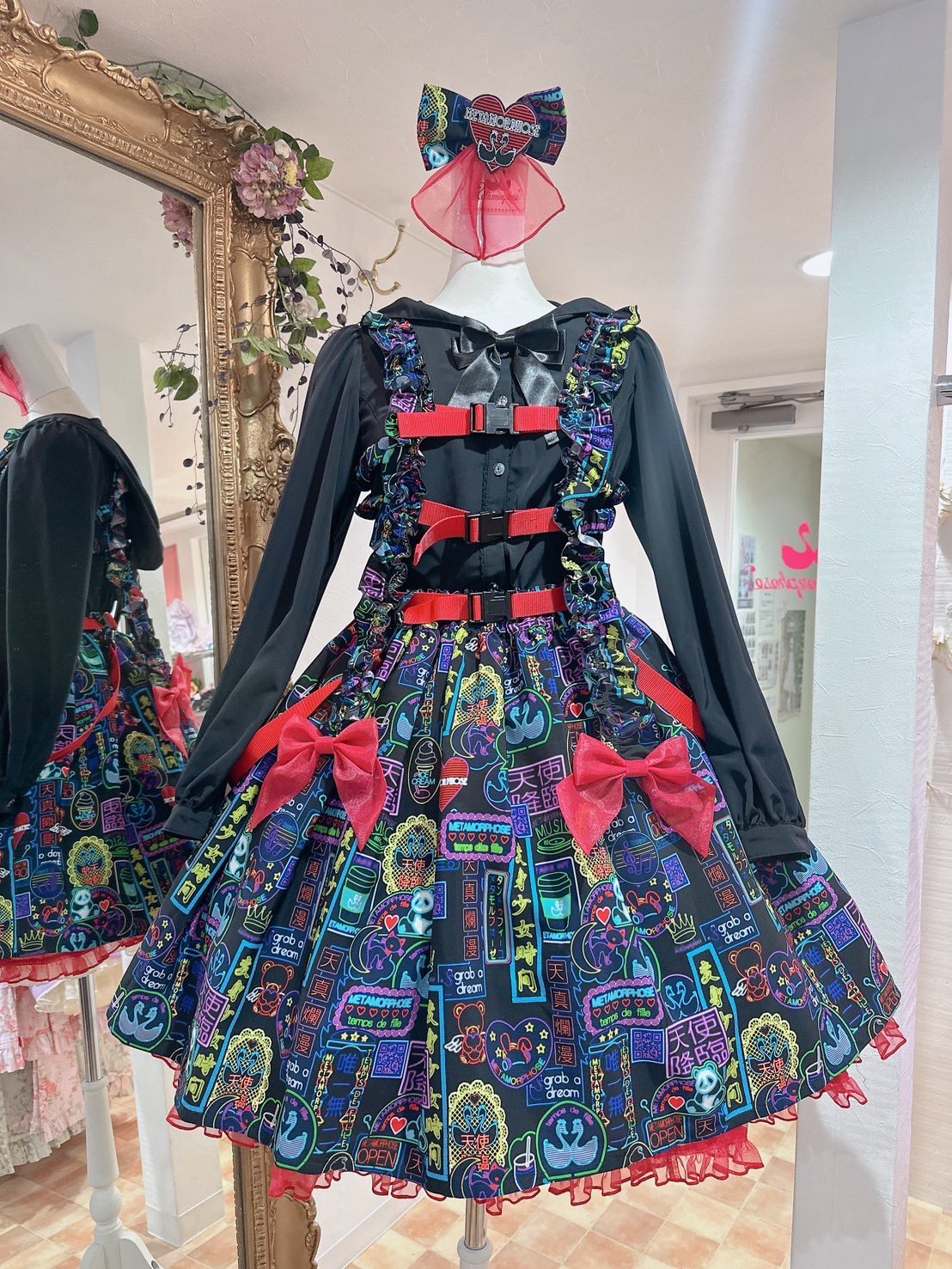 フィロメナ／ライトブルーの花柄ドレス／新品未使用 メタモルフォーゼ京都店 on X: 