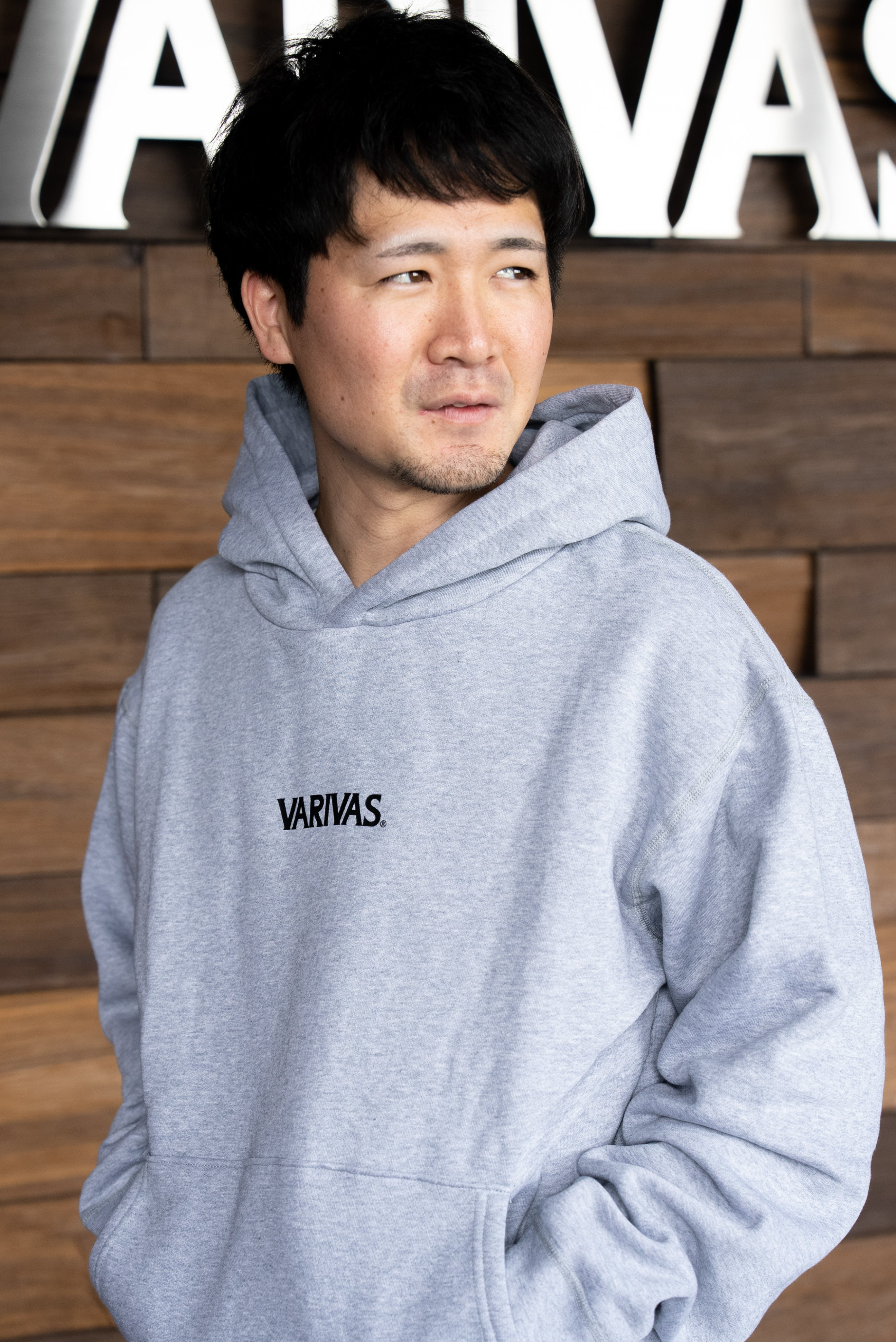 VARIVASニューエラ ブラック パーカー Lサイズ VAAW-33 バリバス