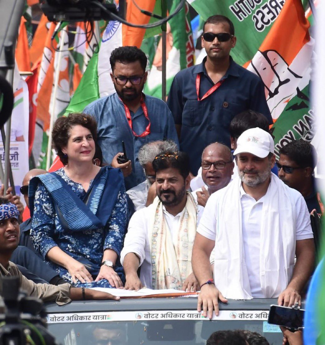 राहुल प्रियंका और रेवंत 
वोट चोरो का करेंगे अंत।
#VoteChori